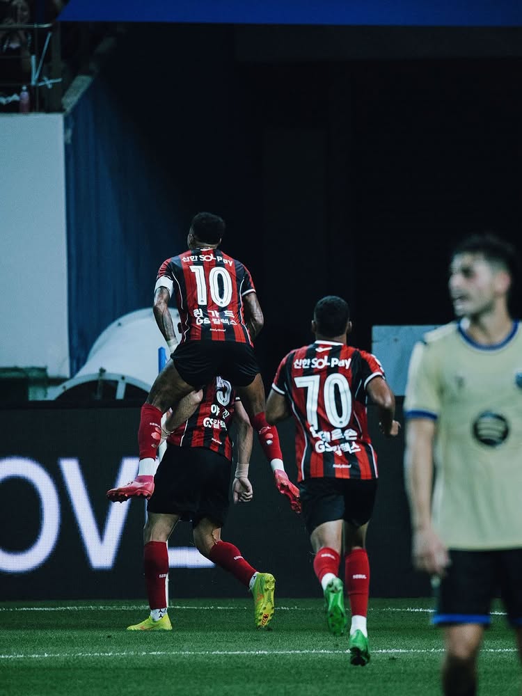 是真爱了！林加德更新社媒，其晒出多张与拉什福德合照